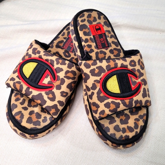 Champion slip on shoes in leopard - Picture 1 of 11